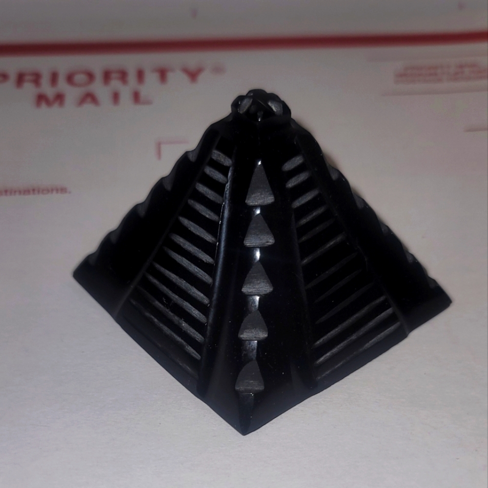 Vintage Obsidian Pyramid Mayan Teotihuacan Pyramid Black Paperweight Model